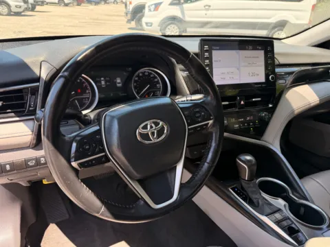 More photos of 2022 TOYOTA CAMRY XLE W/ LEATHER & PANO ROOF at Mr. Car of Gaithersburg, MD