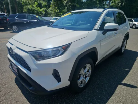 More photos of 2020 TOYOTA RAV4 XLE at Mr. Car of Gaithersburg, MD