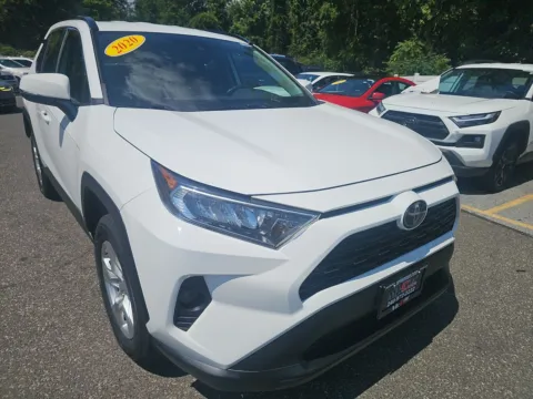 White 2020 TOYOTA RAV4 XLE for sale in Gaithersburg, MD