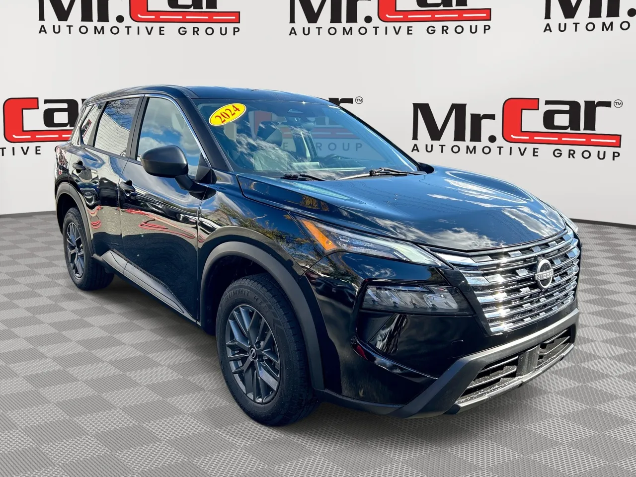 2024 Nissan Rogue S's photo