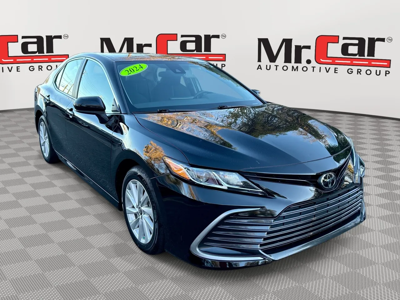 2024 Toyota Camry LE's photo