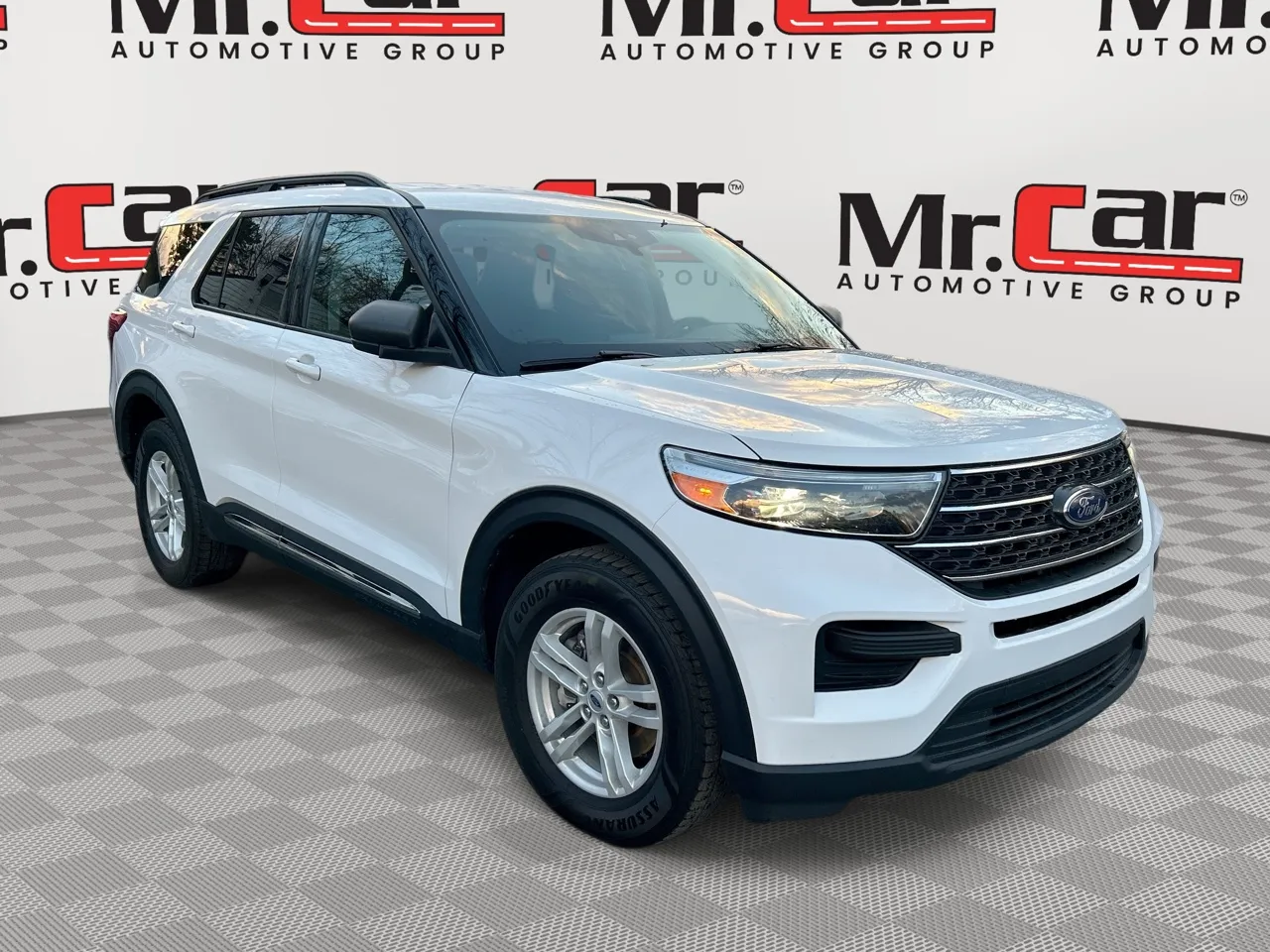 2023 Ford Explorer XLT's photo