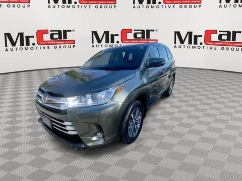 More photos of 2017 TOYOTA HIGHLANDER XLE at Mr. Car of Gaithersburg, MD