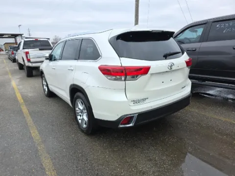 More photos of 2019 TOYOTA HIGHLANDER LIMITED at Mr. Car of Glen Burnie, MD