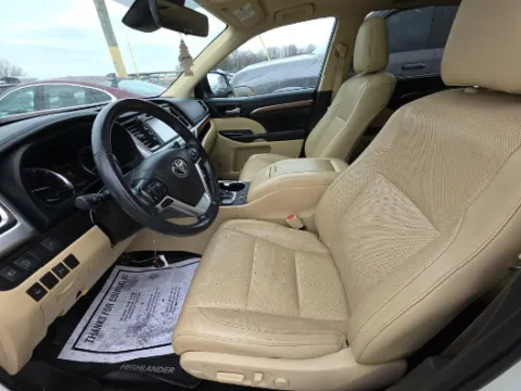 More photos of 2019 TOYOTA HIGHLANDER LIMITED at Mr. Car of Glen Burnie, MD