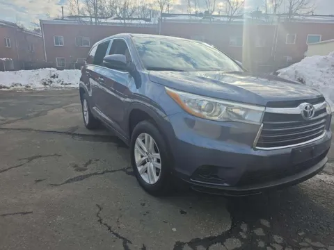 Blue 2015 TOYOTA HIGHLANDER LE for sale in Glen Burnie, MD