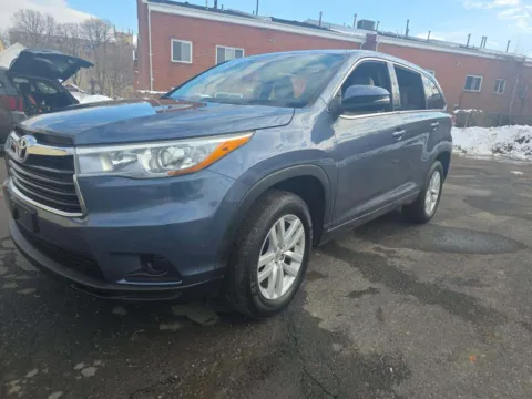 Photos of 2015 TOYOTA HIGHLANDER LE for sale in Glen Burnie, MD at Mr. Car of Glen Burnie
