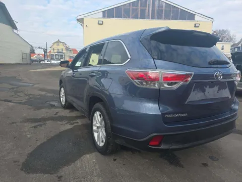 More photos of 2015 TOYOTA HIGHLANDER LE at Mr. Car of Glen Burnie, MD
