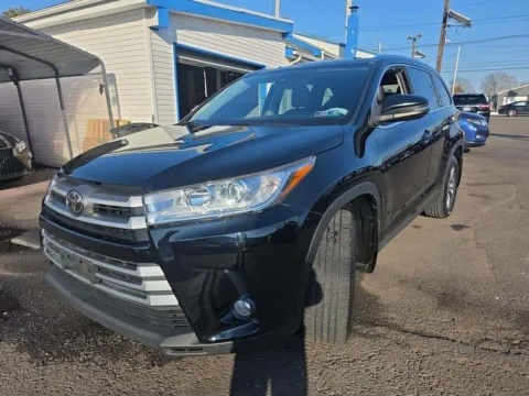 Photos of 2019 TOYOTA HIGHLANDER XLE for sale in Glen Burnie, MD at Mr. Car of Glen Burnie