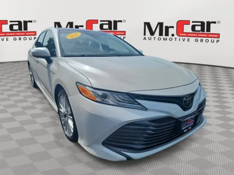 White 2018 TOYOTA CAMRY XLE W/ LEATHER & PANO ROOF for sale in Glen Burnie, MD