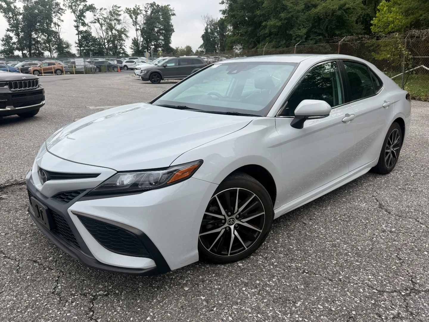 Silver 2023 TOYOTA CAMRY SE W/ LEATHER for sale in Glen Burnie, MD