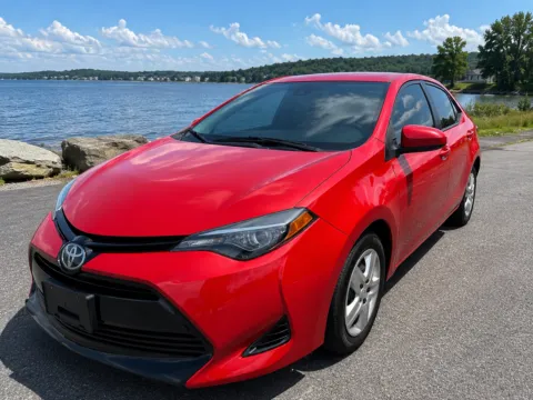 Red 2018 TOYOTA COROLLA LE for sale in Glen Burnie, MD