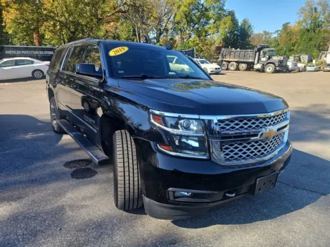 Black 2019 CHEVROLET SUBURBAN LT for sale in Glen Burnie, MD
