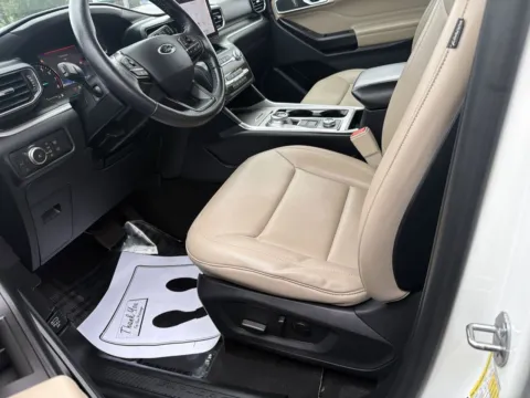 Another view of 2020 FORD EXPLORER XLT for sale in Glen Burnie, MD at Mr. Car of Glen Burnie
