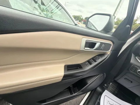 More photos of 2020 FORD EXPLORER XLT at Mr. Car of Glen Burnie, MD