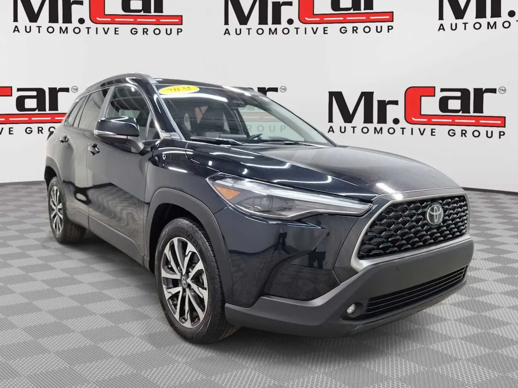 Used 2024 Toyota Corolla Cross XLE for sale in Glen Burnie, MD at Mr ...