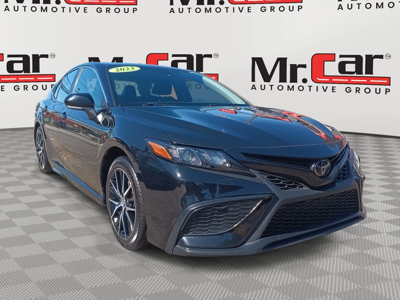 2023 Toyota Camry SE's photo