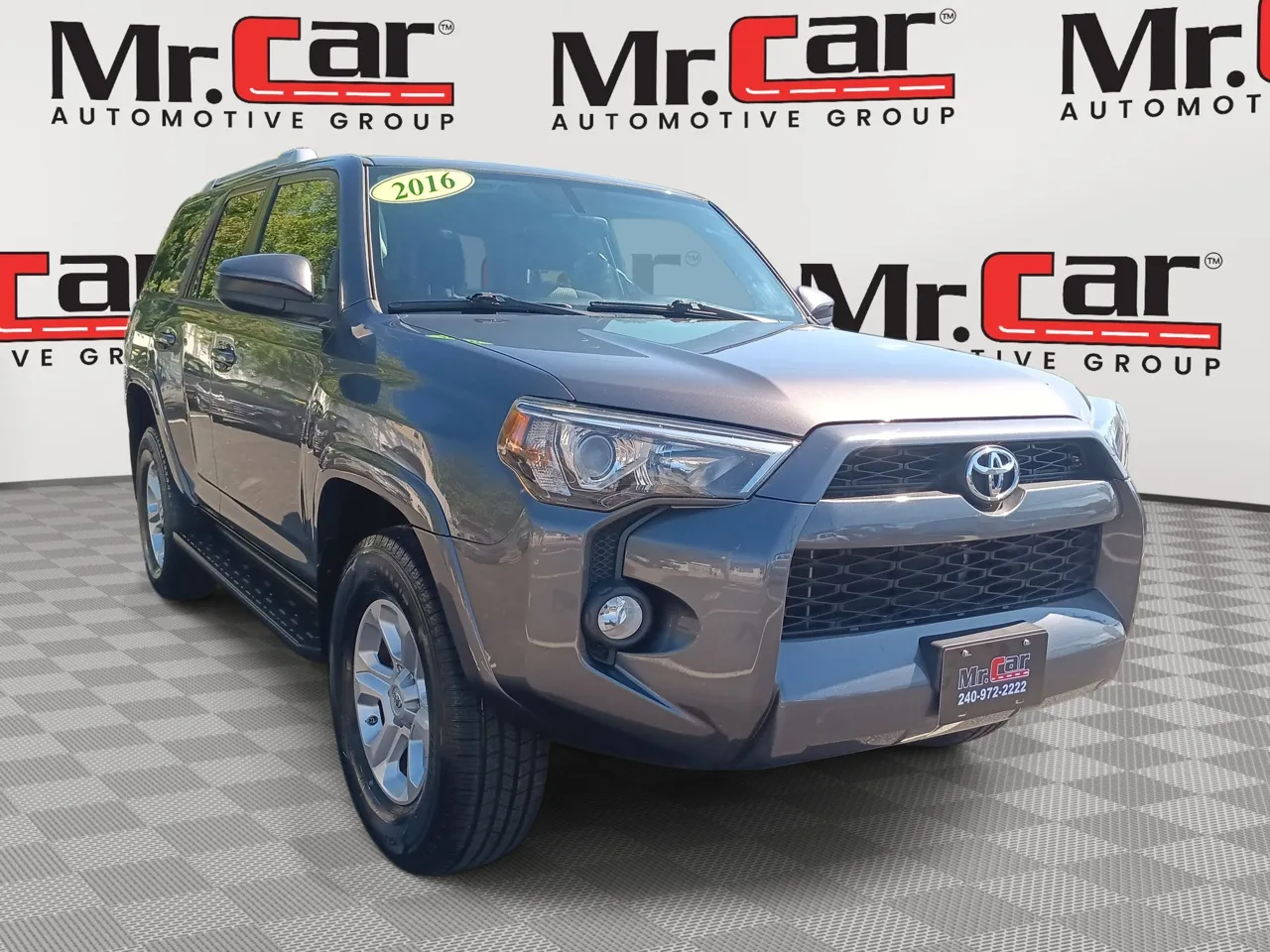 2016 Toyota 4Runner SR5's photo