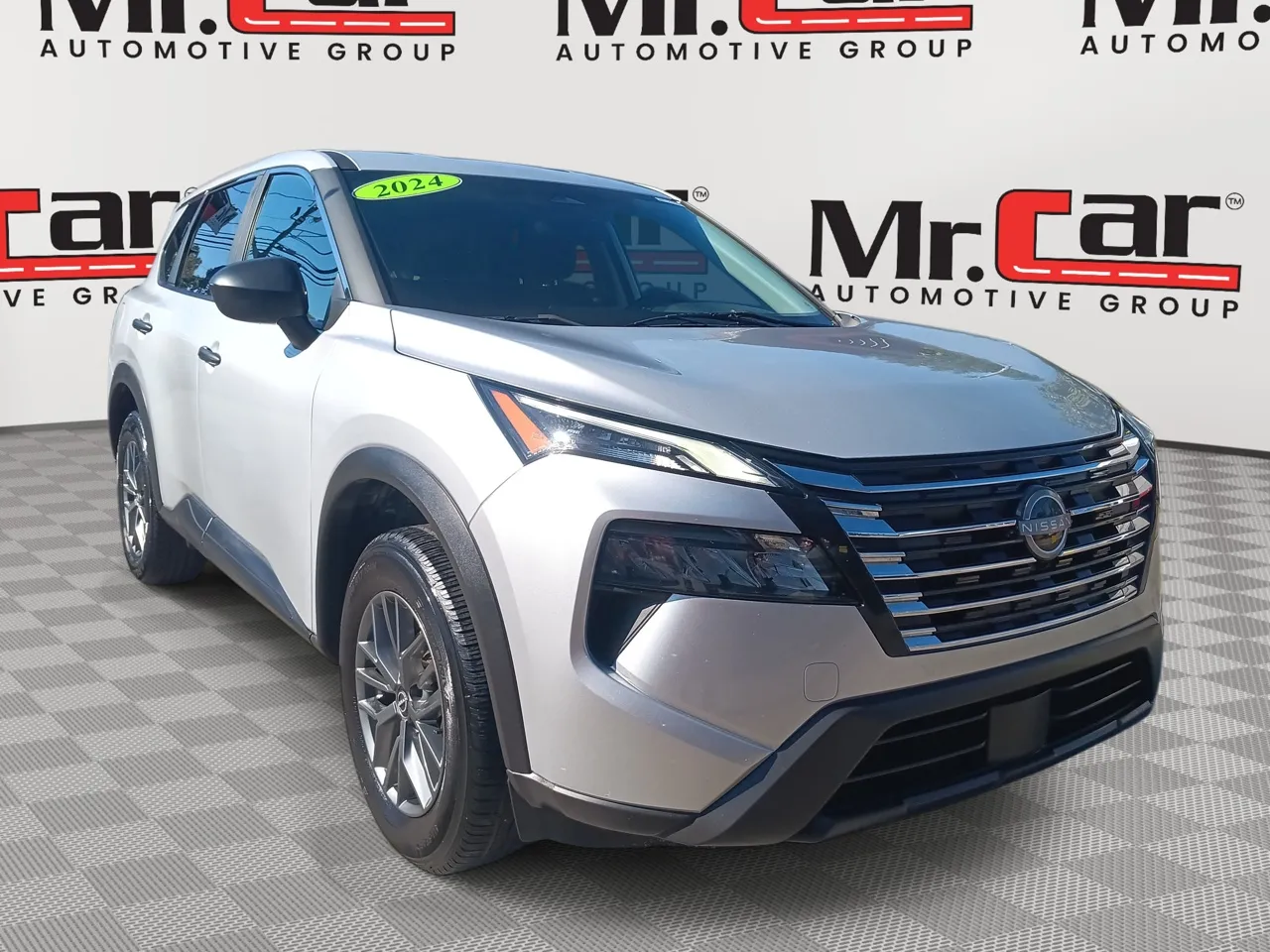 2024 Nissan Rogue S's photo