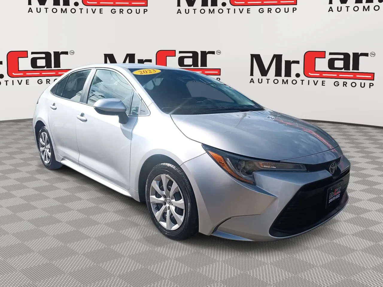 2023 Toyota Corolla LE's photo