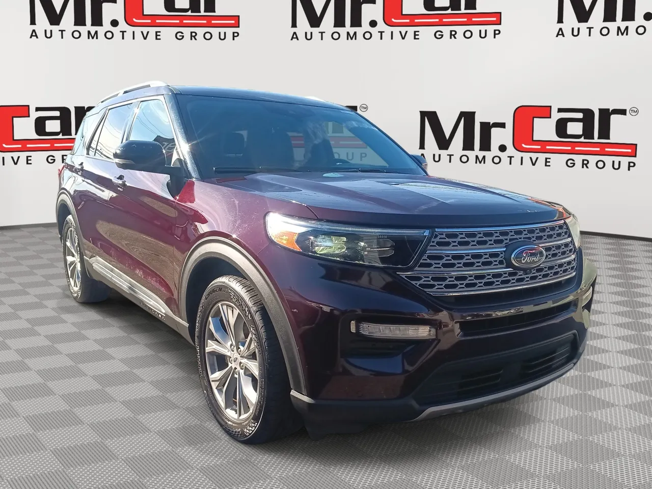2023 Ford Explorer Limited's photo