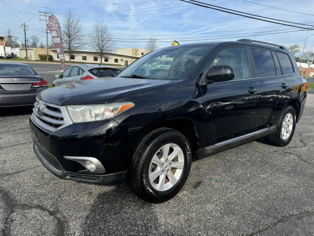 Used 2013 Toyota Highlander for sale in Glen Burnie, MD VIN