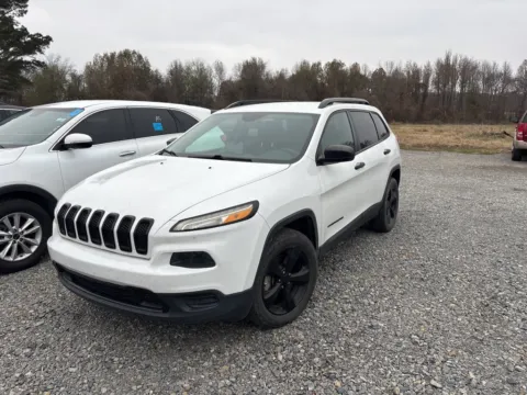 More photos of 2016 Jeep Cherokee Altitude at D3 Auto Sales - Des Arc, AR, AR