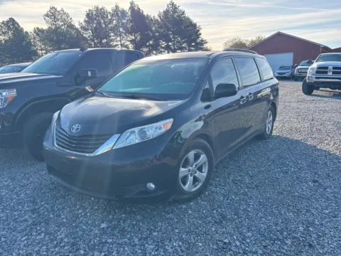 More photos of 2012 Toyota Sienna at D3 Auto Sales - Des Arc, AR, AR