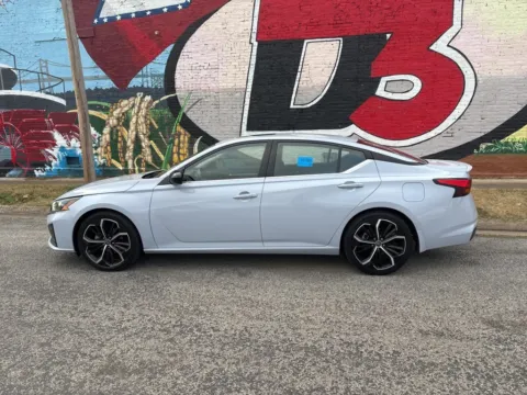 Another view of 2023 Nissan Altima 2.5 SR for sale in Des Arc, AR at D3 Auto Sales - Des Arc, AR