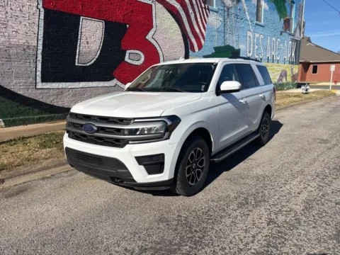 Photos of 2023 Ford Expedition XLT for sale in Des Arc, AR at D3 Auto Sales - Des Arc, AR