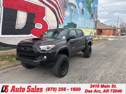 Black 2018 Toyota Tacoma SR5 for sale in Des Arc, AR