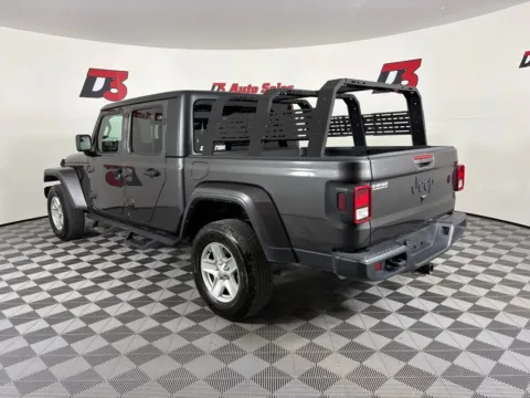 More photos of 2022 Jeep Gladiator Sport at D3 Auto Sales - Des Arc, AR, AR