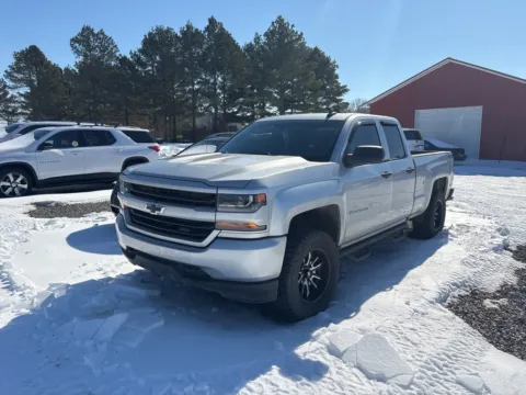Another view of 2018 Chevrolet Silverado 1500 Custom for sale in Des Arc, AR at D3 Auto Sales - Des Arc, AR