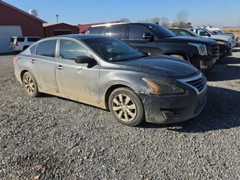 Photos of 2015 Nissan Altima 2.5 S for sale in Des Arc, AR at D3 Auto Sales - Des Arc, AR