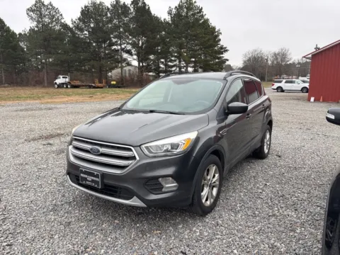 Photos of 2017 Ford Escape SE for sale in Des Arc, AR at D3 Auto Sales - Des Arc, AR