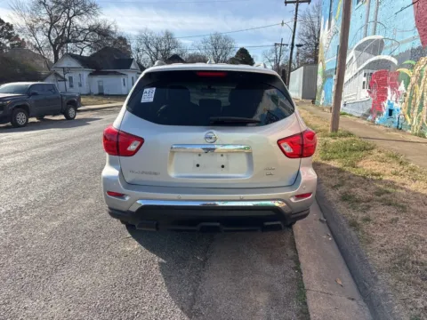More photos of 2020 Nissan Pathfinder SL at D3 Auto Sales - Des Arc, AR, AR