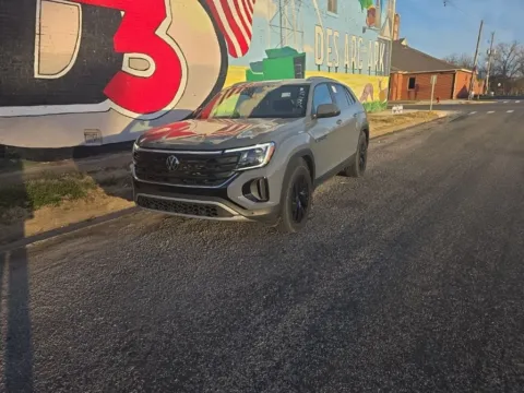 Photos of 2024 Volkswagen Atlas Cross Sport 2.0T SE w/Technology for sale in Des Arc, AR at D3 Auto Sales - Des Arc, AR