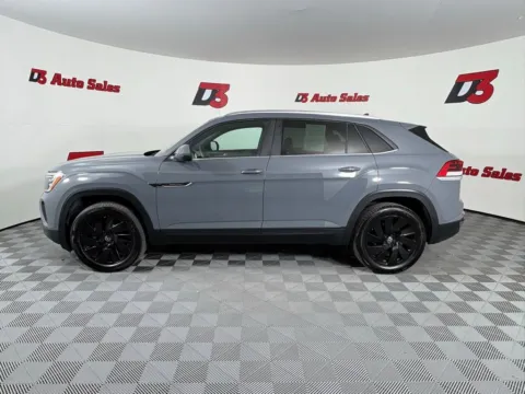 Another view of 2024 Volkswagen Atlas Cross Sport 2.0T SE w/Technology for sale in Des Arc, AR at D3 Auto Sales - Des Arc, AR