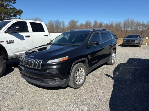 Photos of 2016 Jeep Cherokee Latitude for sale in Des Arc, AR at D3 Auto Sales - Des Arc, AR