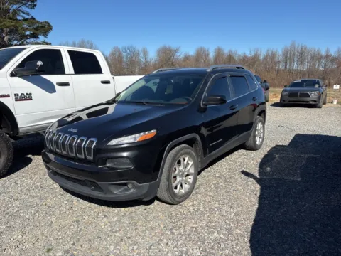 Photos of 2016 Jeep Cherokee Latitude for sale in Des Arc, AR at D3 Auto Sales - Des Arc, AR