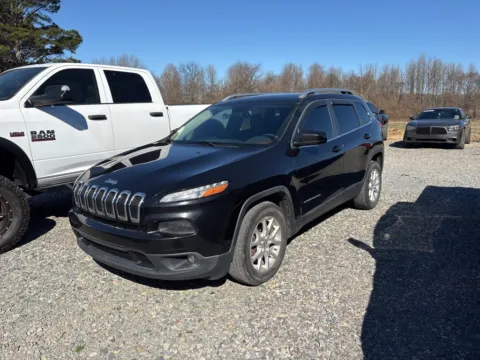 More photos of 2016 Jeep Cherokee Latitude at D3 Auto Sales - Des Arc, AR, AR