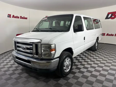 Photos of 2013 Ford E-350SD XLT for sale in Des Arc, AR at D3 Auto Sales - Des Arc, AR