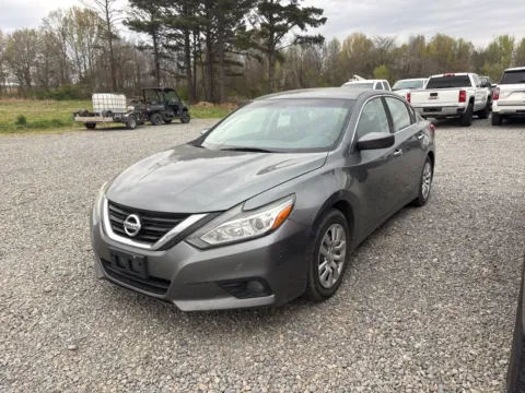 Another view of 2017 Nissan Altima 2.5 for sale in Des Arc, AR at D3 Auto Sales - Des Arc, AR