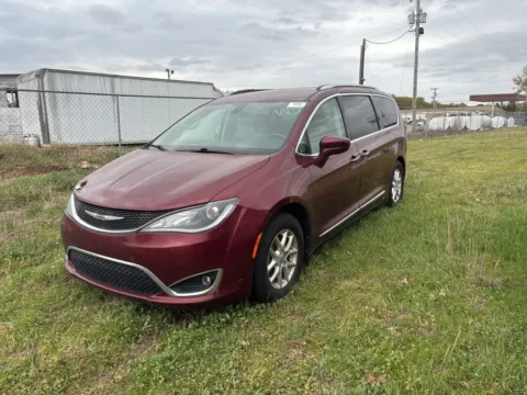 Another view of 2020 Chrysler Pacifica Touring L for sale in Des Arc, AR at D3 Auto Sales - Des Arc, AR