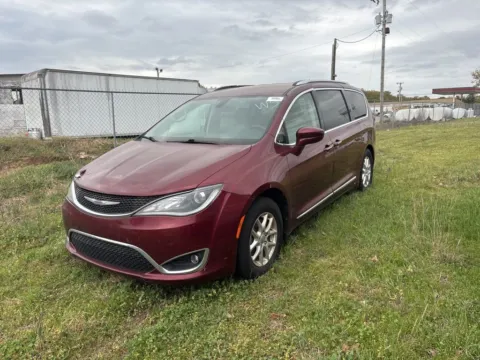 Photos of 2020 Chrysler Pacifica Touring L for sale in Des Arc, AR at D3 Auto Sales - Des Arc, AR