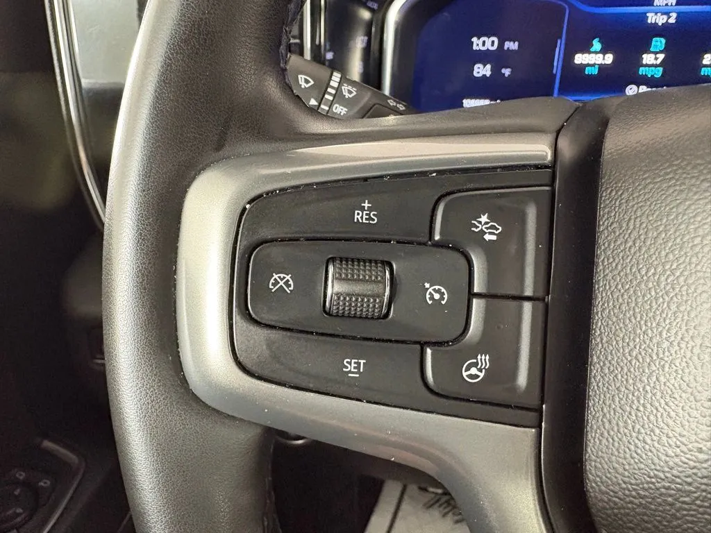 Chevrolet Silverado photo 22