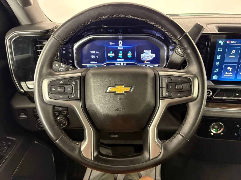 Chevrolet Silverado photo 23