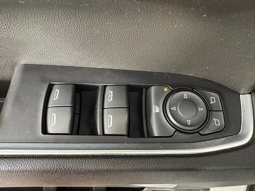 Chevrolet Silverado photo 20
