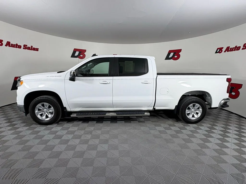 Chevrolet Silverado photo 3
