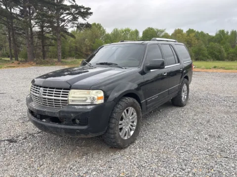 More photos of 2010 Lincoln Navigator at D3 Auto Sales - Des Arc, AR, AR